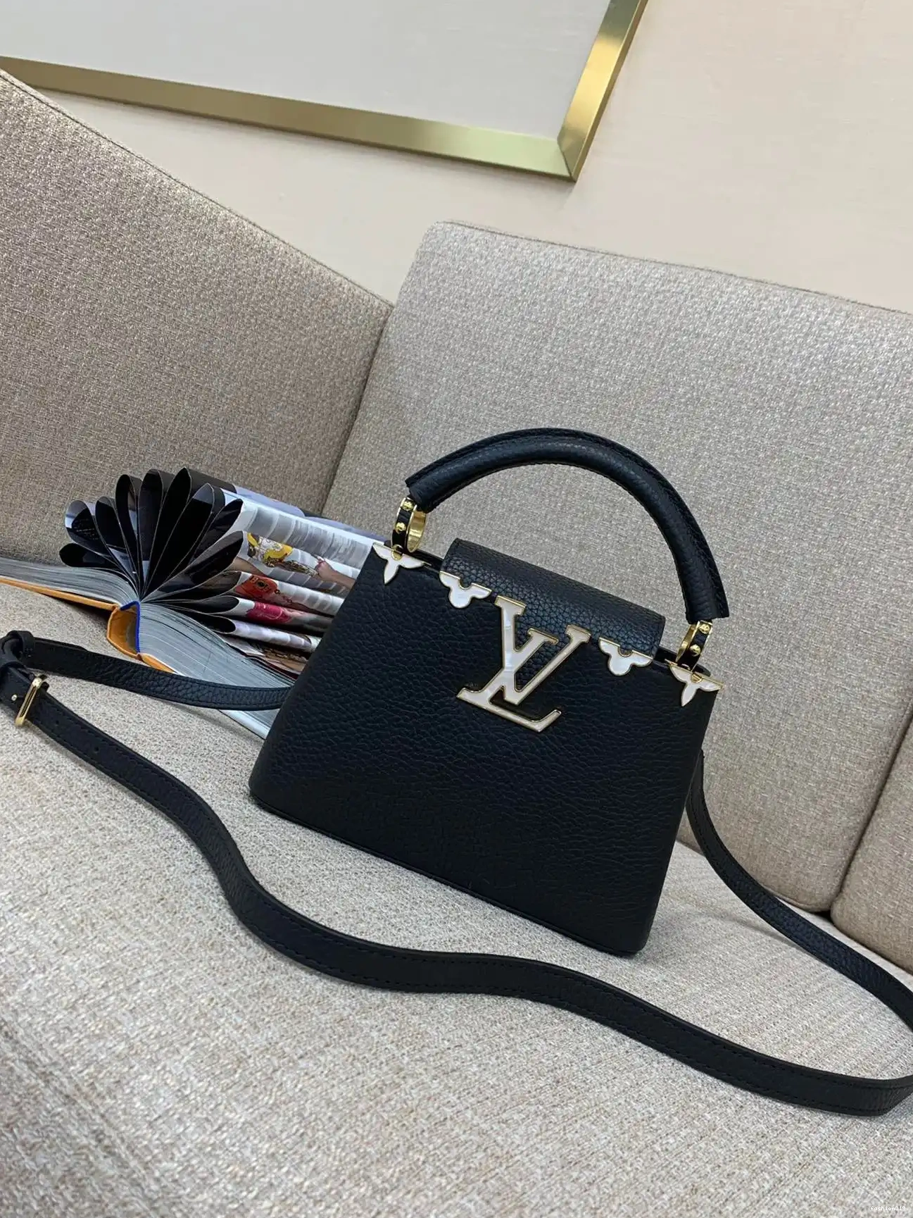 LOUIS CAPUCINES MINI VUITTON 0501